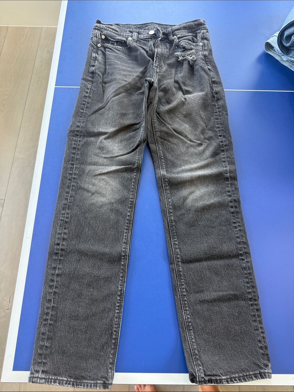American Eagle size 4 XL Black Washed Straight-Leg Jeans
